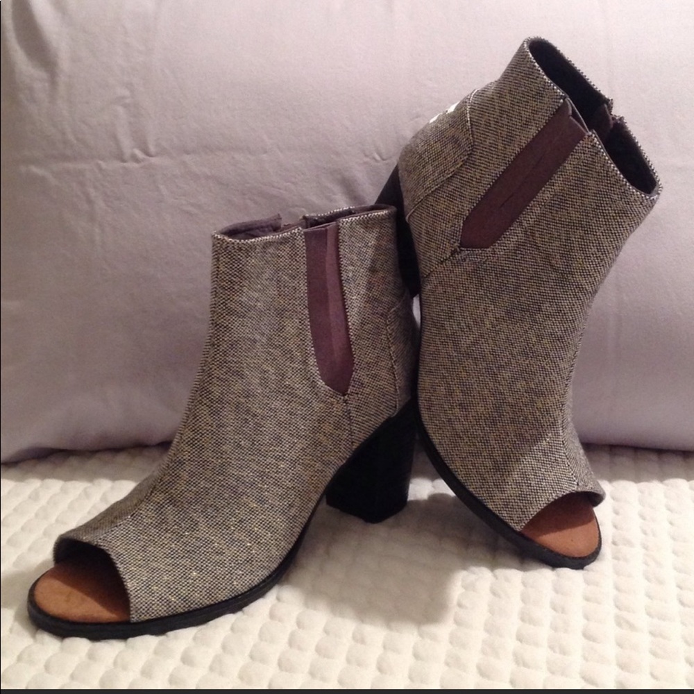 TOMS